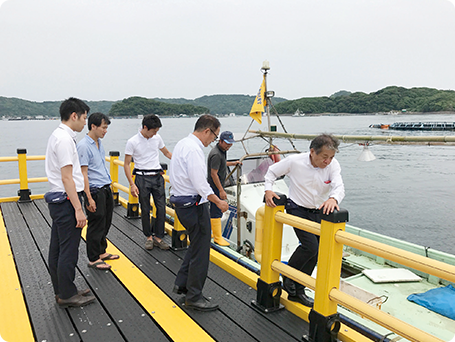 生簀フロートの視察訪問